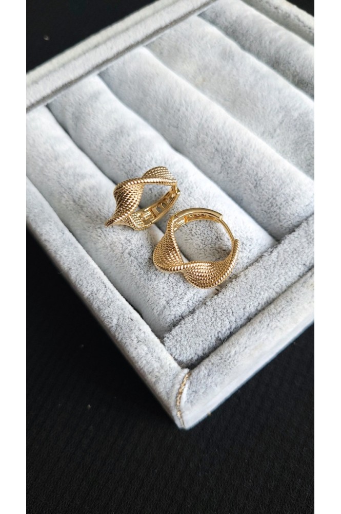 VIP hasır Görünmlü tasarım küpe