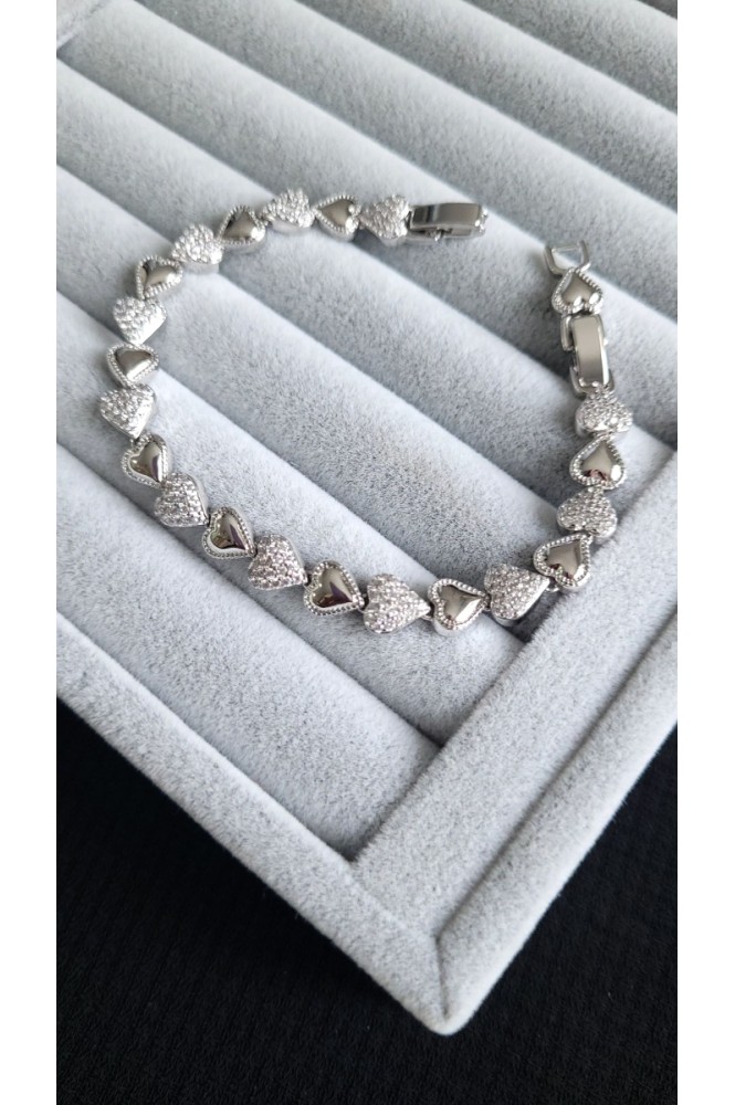 VIP Sıralı Kalp Detaylı Silver Bileklik