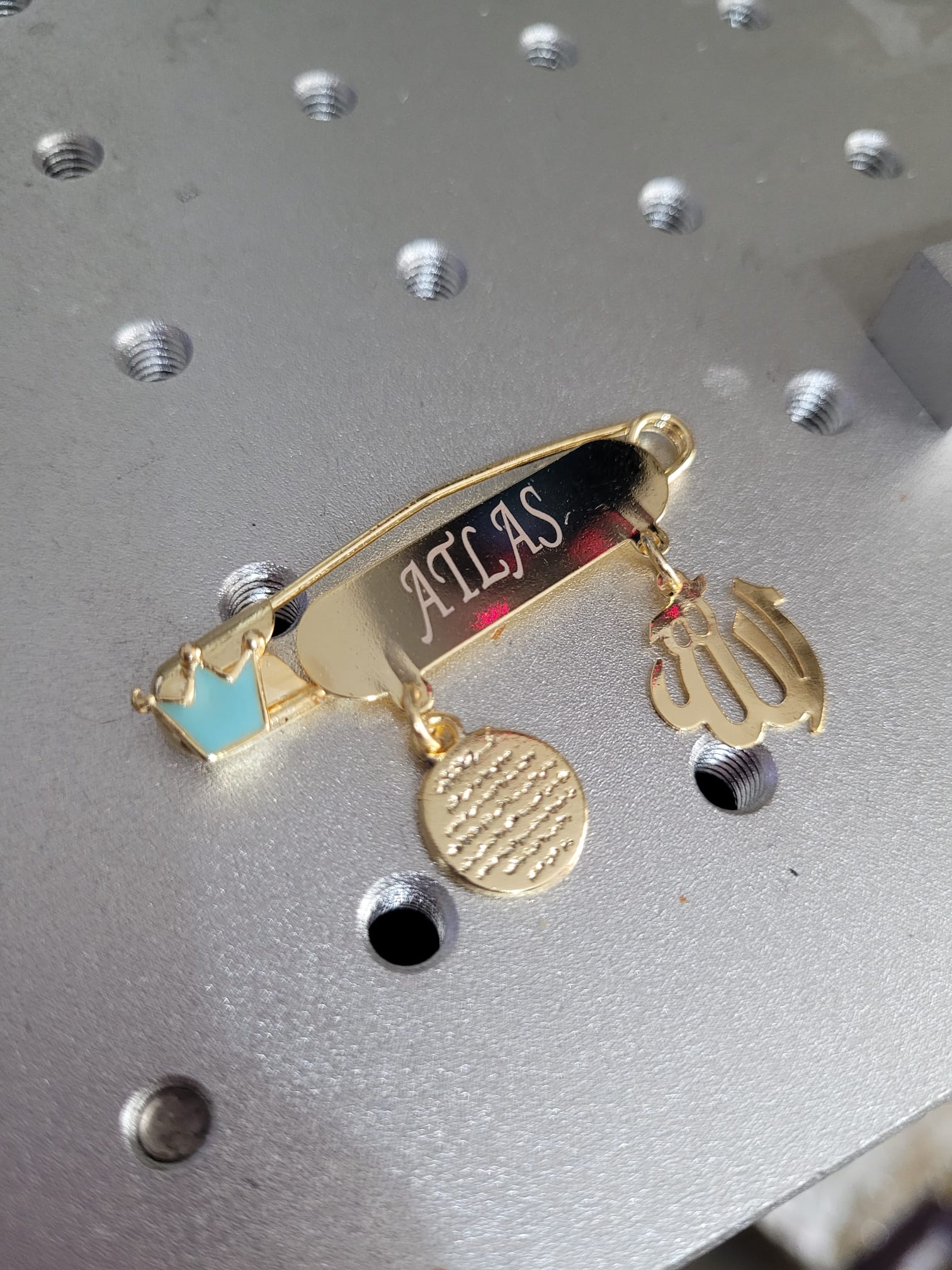 Çelik Kişiye Özel İğnelik